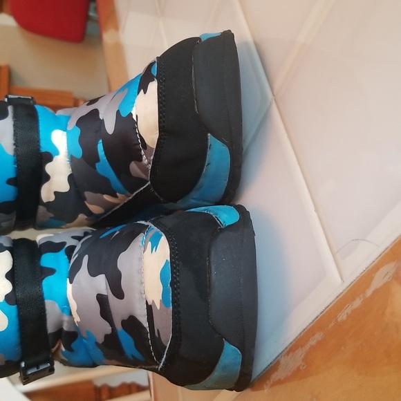 Gubarun Winter Boots Kids Size 5/6 - Picture 7 of 17